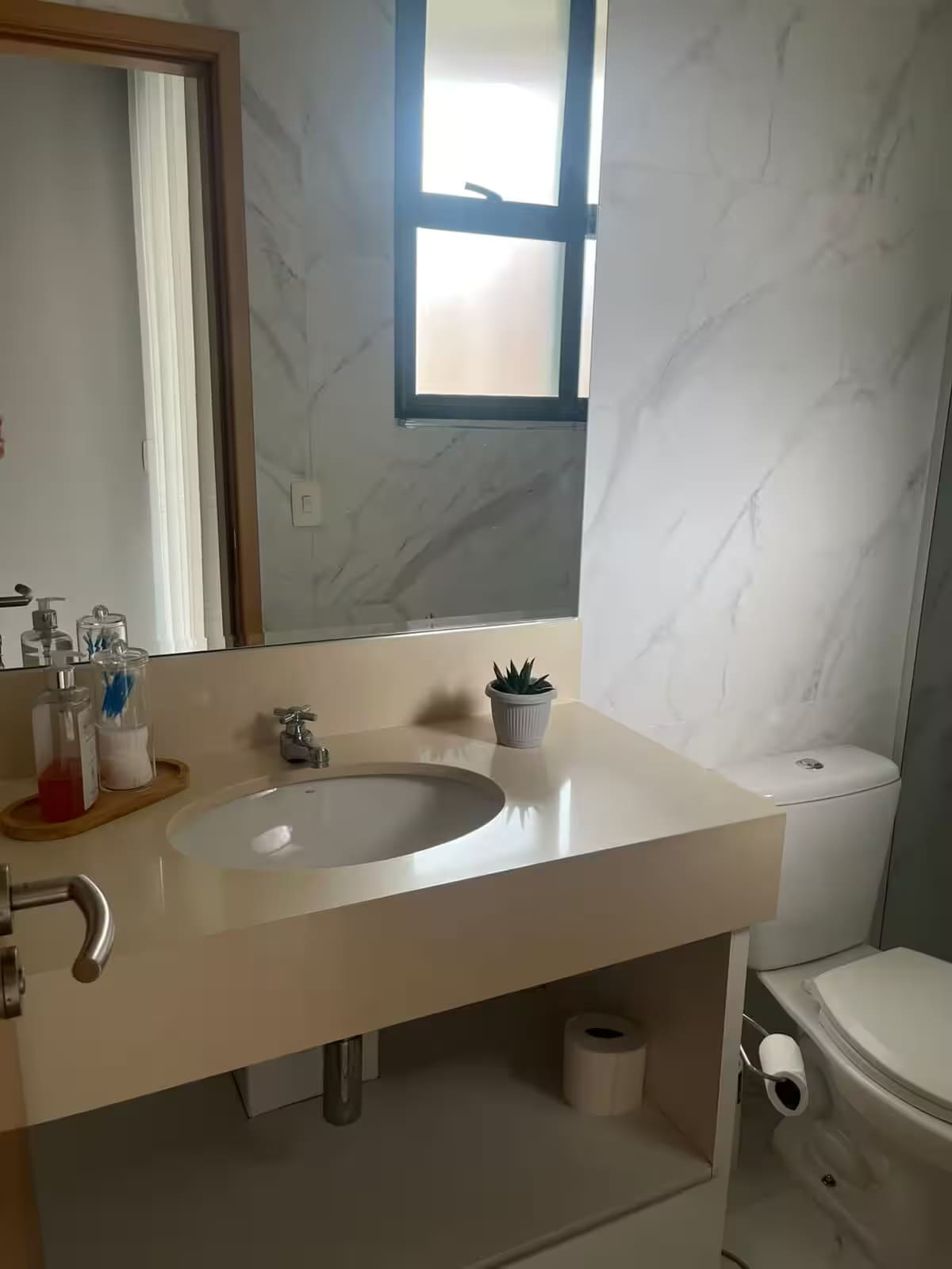 b15eee54-c61b-48a6-94b9-101acd017161