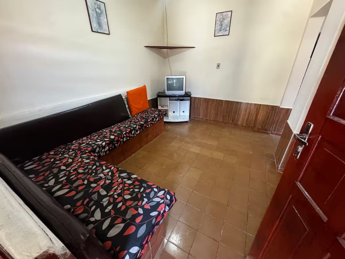 c830da69-66f6-42f1-a759-b8fcb7946b77